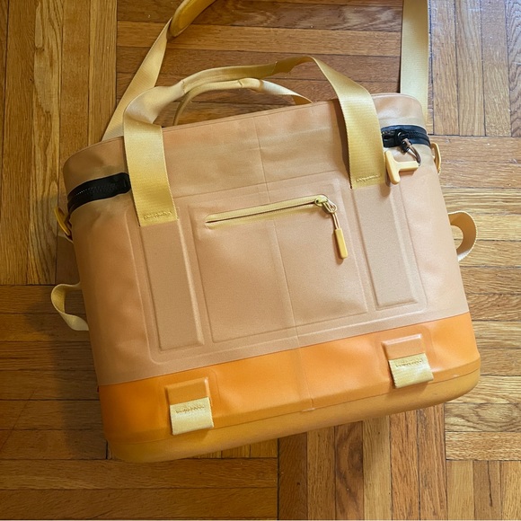 Hydro Flask Unbound Series 18 Liter Tote Cooler in Goldenrod Yellow - Picture 12 of 13